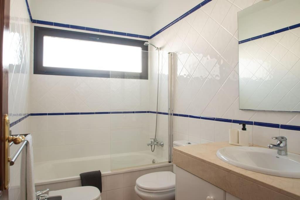Casa Marlay Spacious, Heated Pool, Bbq & Fast Wi-Fi Only 15 Minutes Walk To Town Коста Бланка Экстерьер фото